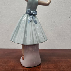 Lladro Figurine Ballerina "First Step Ballerina Girl" | Antique & Vintage | Moonee Ponds Antiques | Australia Wide Delivery