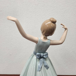 Lladro Figurine Ballerina "First Step Ballerina Girl" | Antique & Vintage | Moonee Ponds Antiques | Australia Wide Delivery