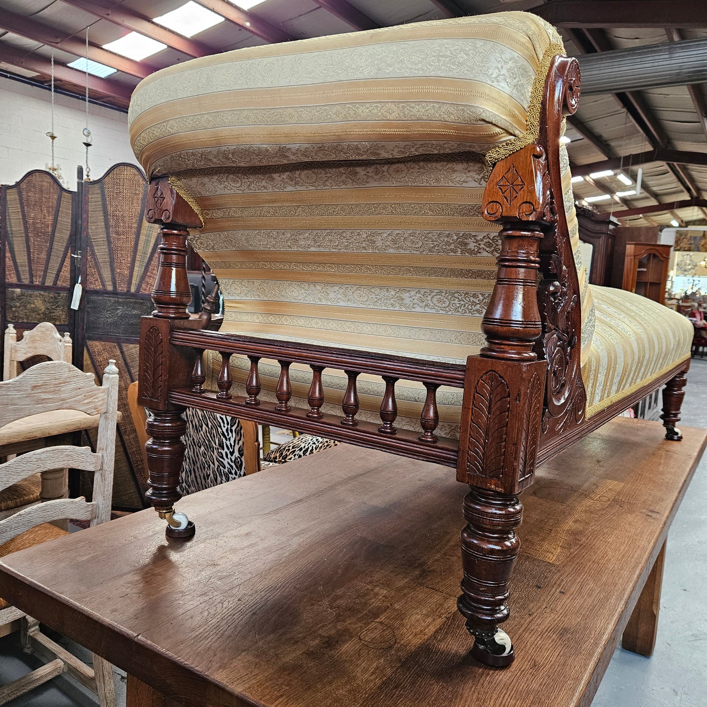 Beauitfully Carved Antique Edwardian Chaise Lounge