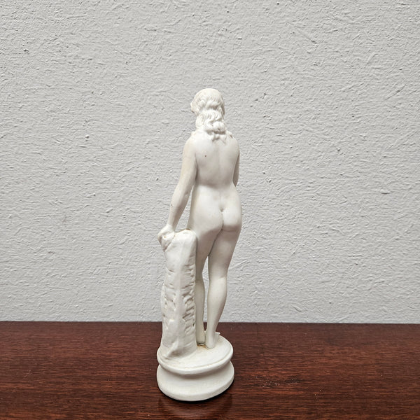 Victorian bisque figurine of lady that has been sourced locally. In good original condition, please view photos as they help form part of the description.