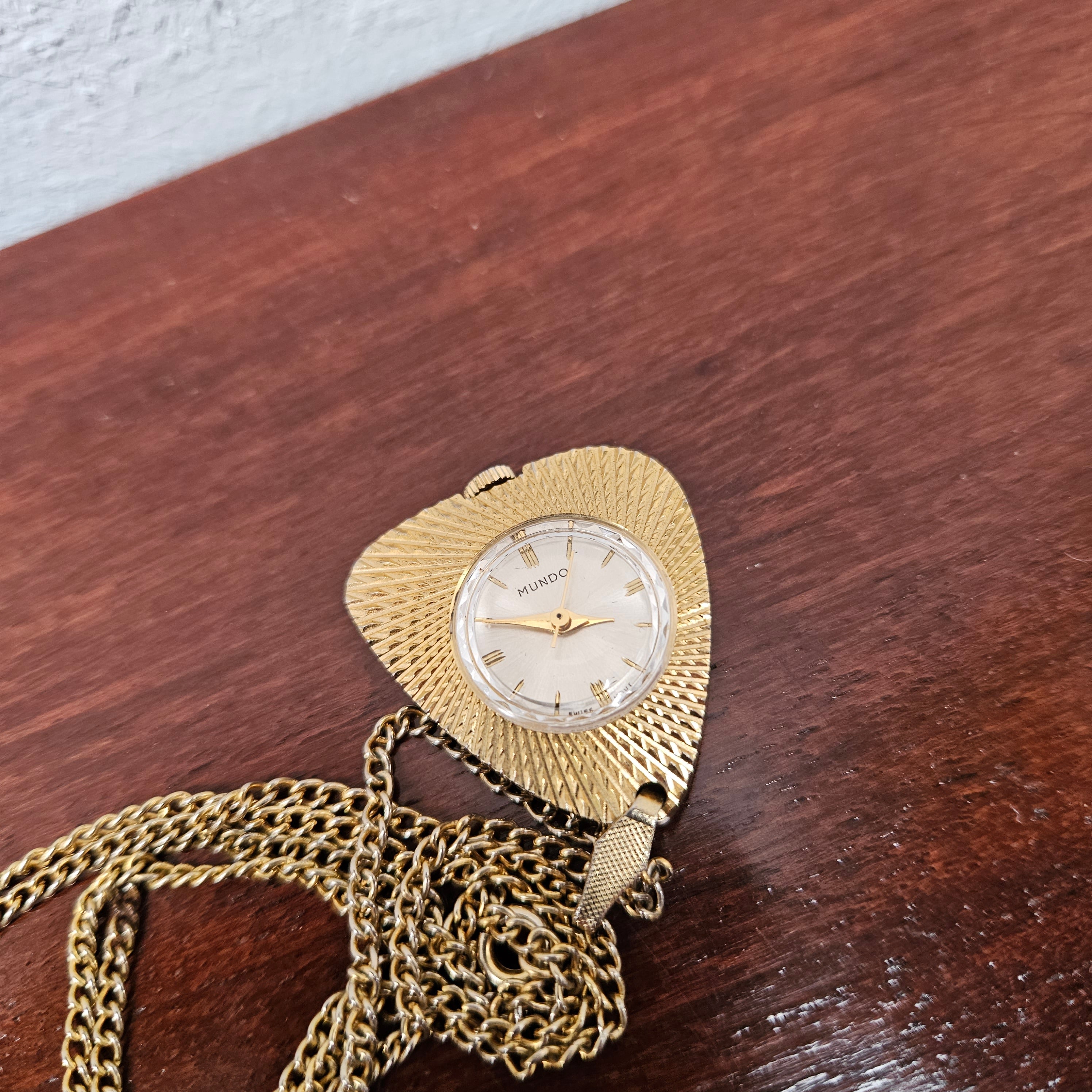 "Mundo" Pendant Watch on Chain