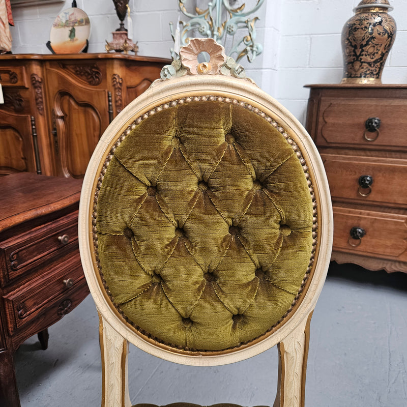 Lovely upholstered and nicely painted French style bedroom/single chair. It is in good original condition. Please see photos as they form part of the description.