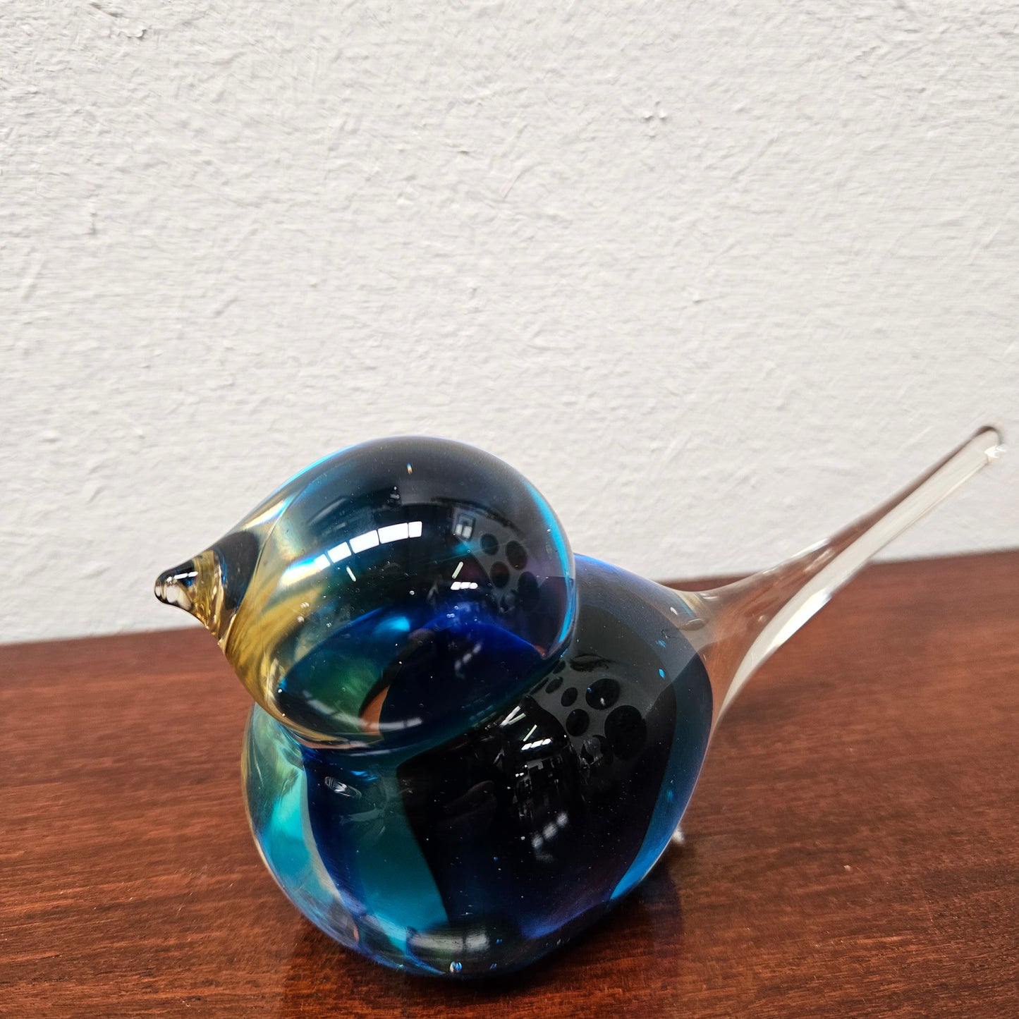 Dark blue, light blue and clear glass art glass bird figure. In good condition. Please see photos as they form part of the description.