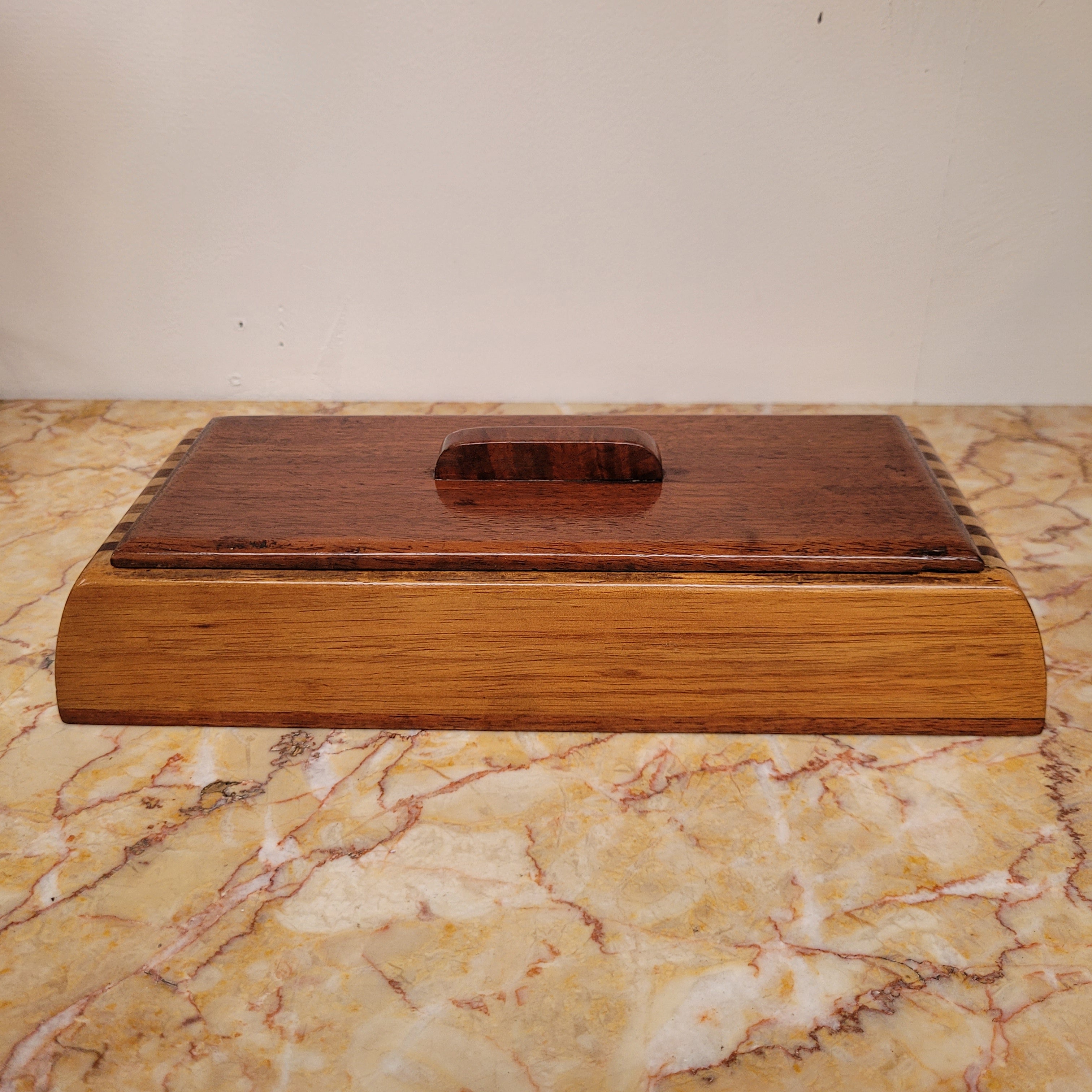 Inlaid Blackwood & Mahogany Card & Counter Holder