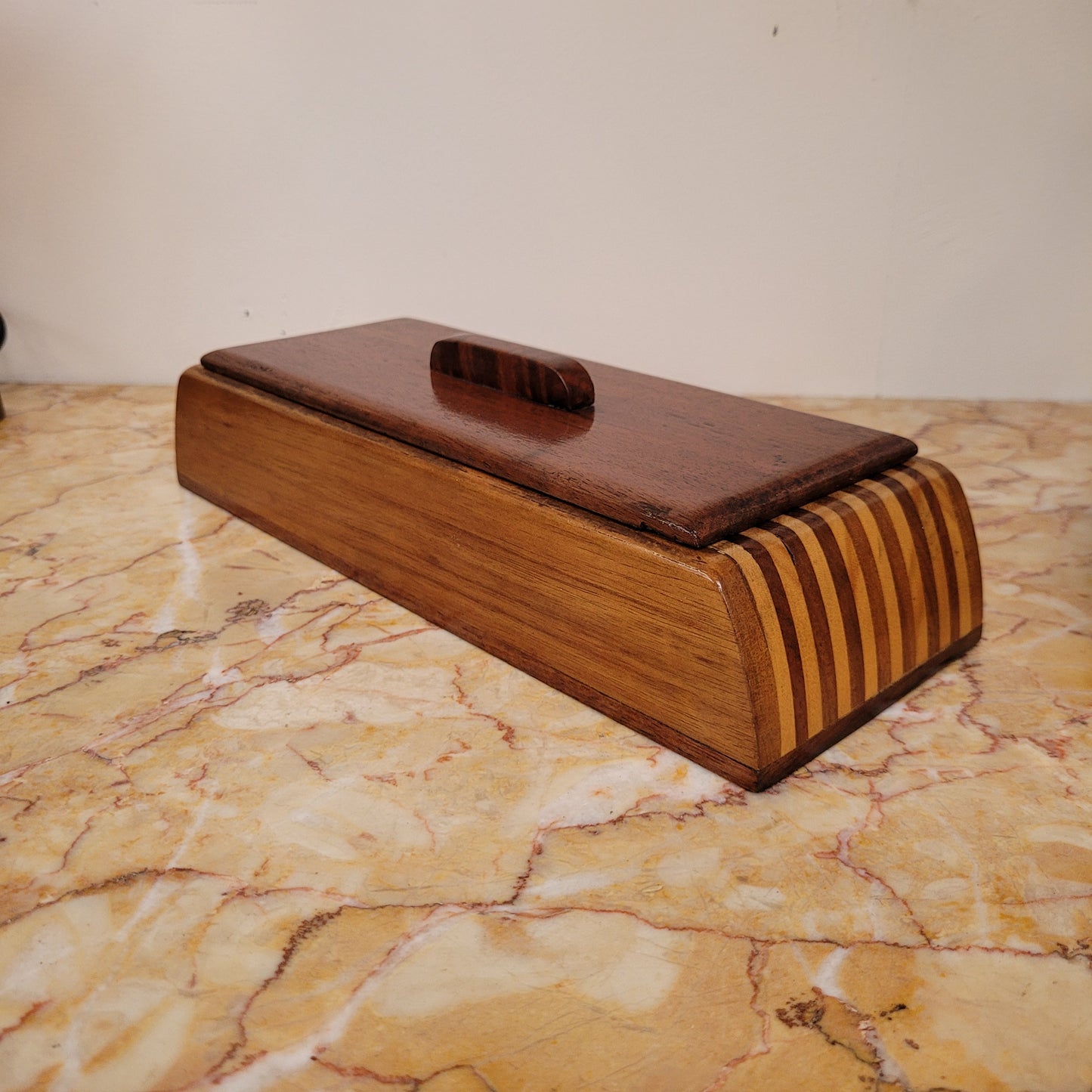 Inlaid Blackwood and Mahogany card and counter holder. Sourced locally and in good original detailed condition.