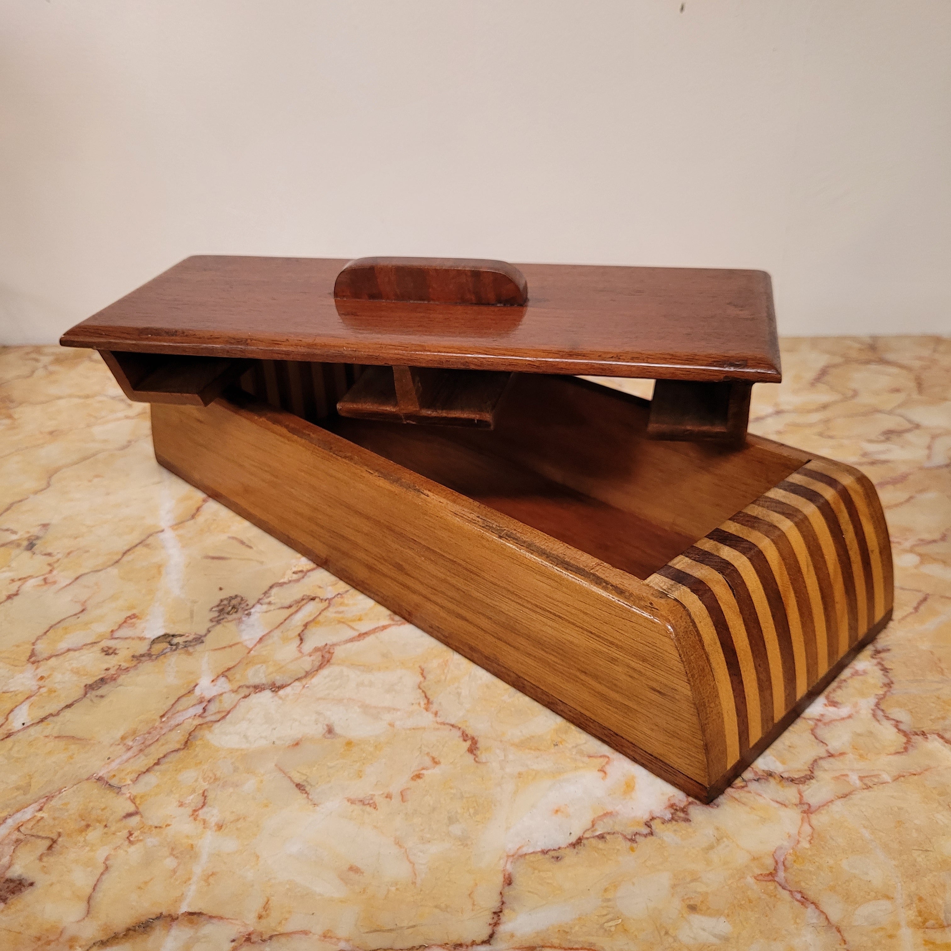 Inlaid Blackwood & Mahogany Card & Counter Holder