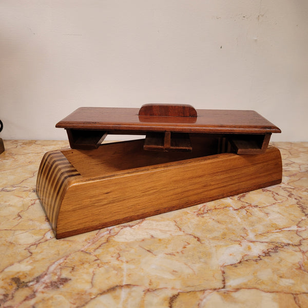 Inlaid Blackwood and Mahogany card and counter holder. Sourced locally and in good original detailed condition.