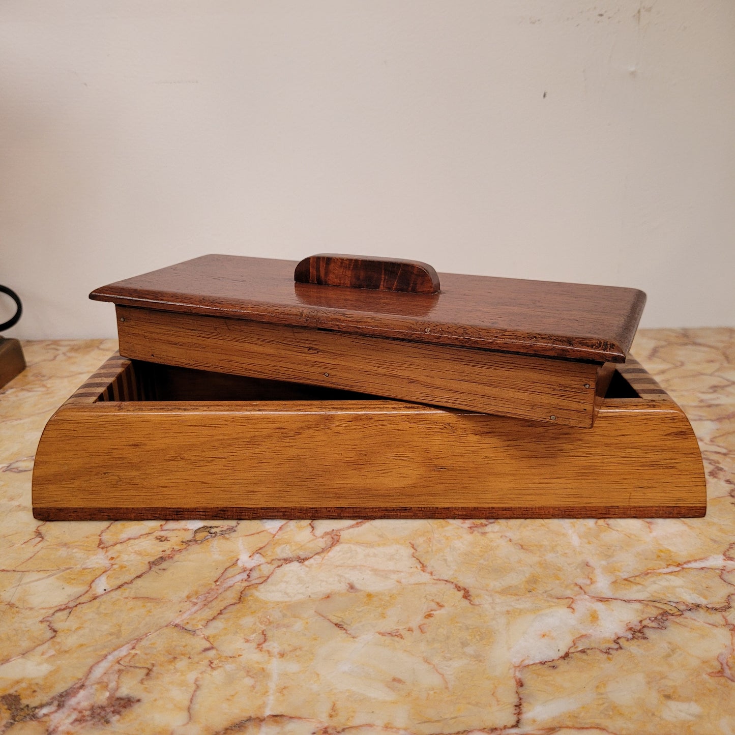 Inlaid Blackwood & Mahogany Card & Counter Holder