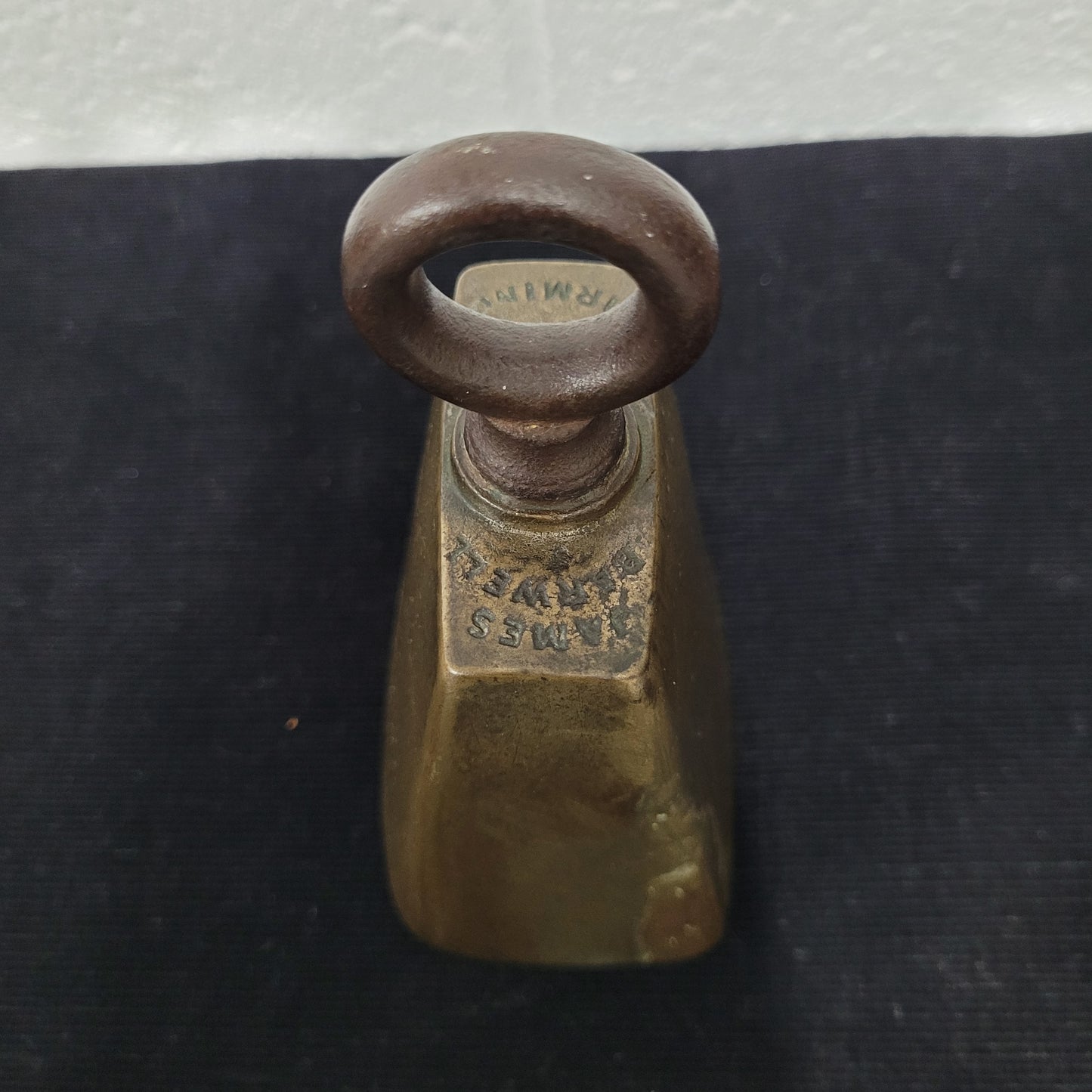 Antique James Barwell Birmingham cow bell. In good working condition and in good overall original condition. Please view photos as they help form part of the description.