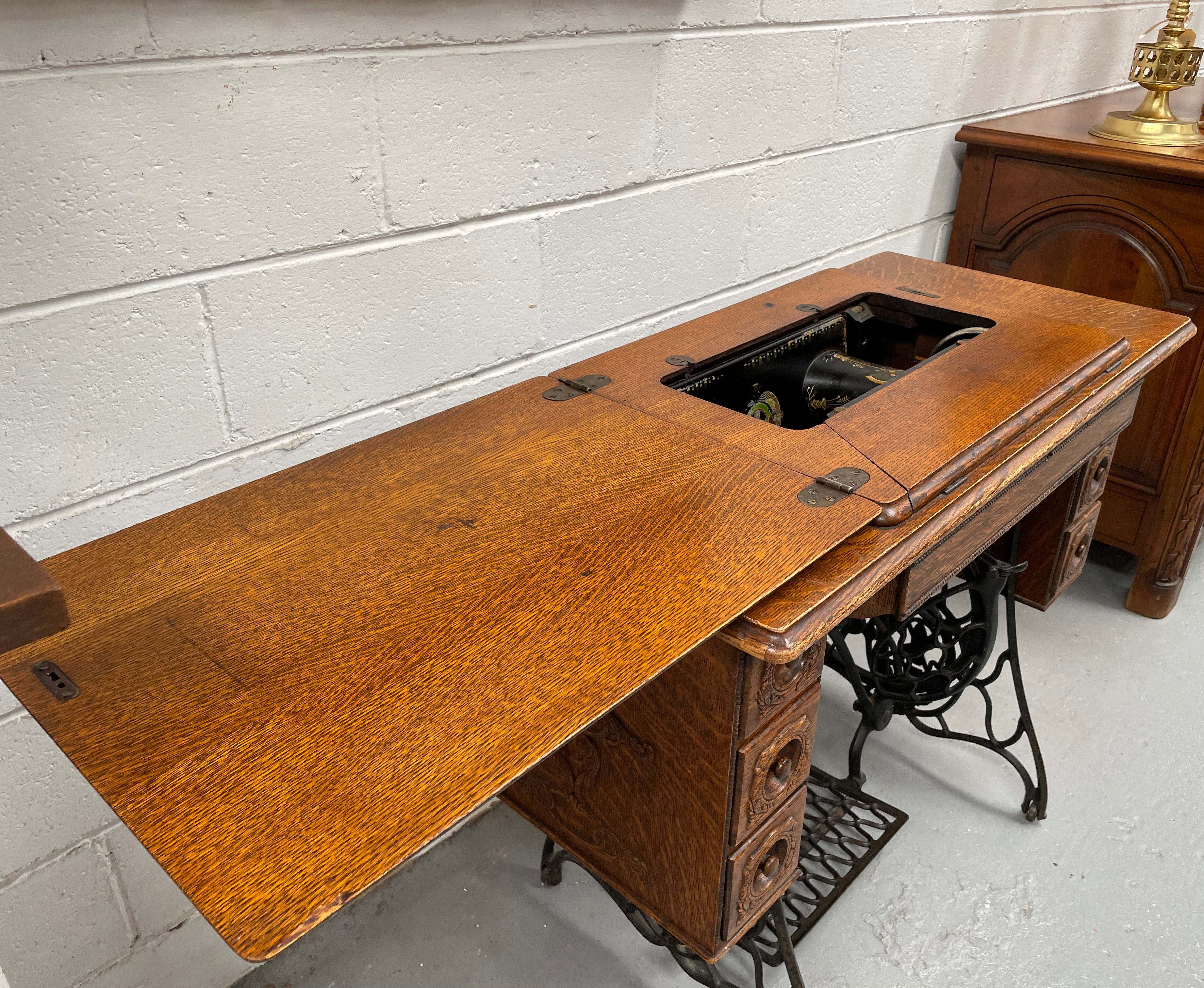 Antique Singer Sewing Machine | Antique & Vintage | Moonee Ponds Antiques | Australia Wide Delivery