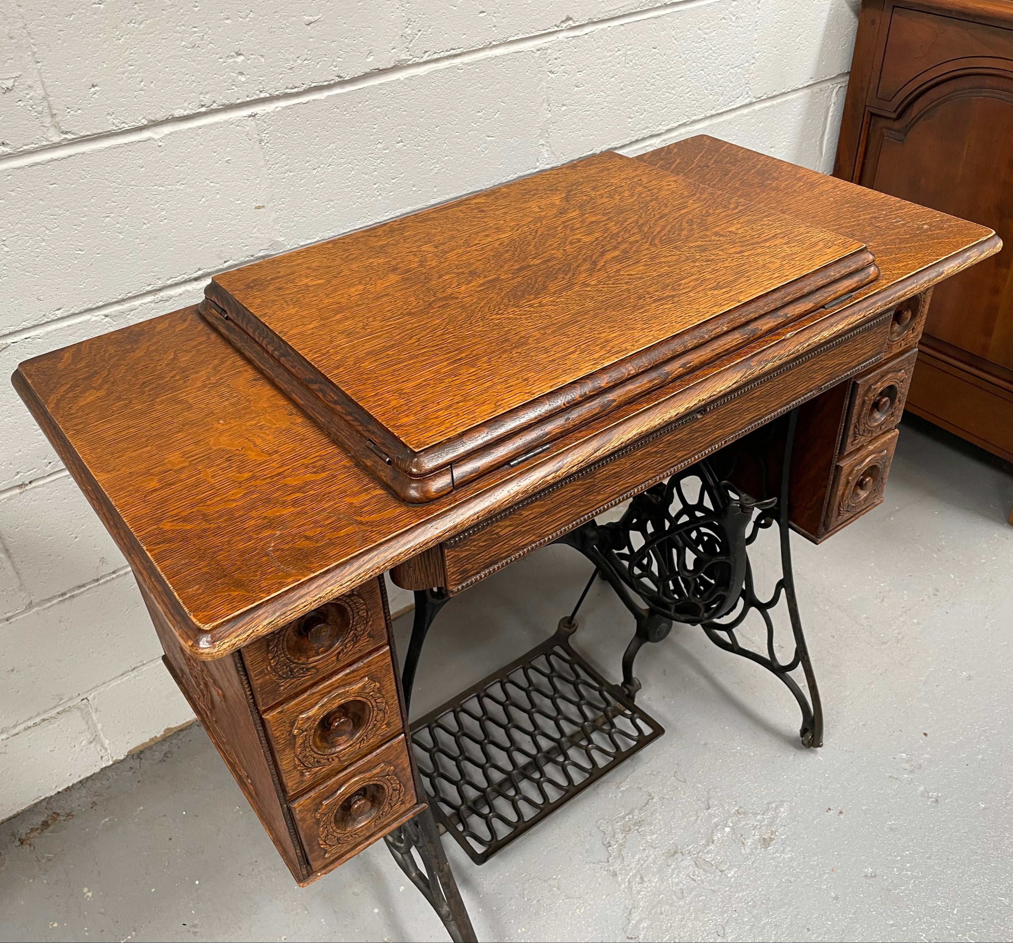 Antique Singer Sewing Machine | Antique & Vintage | Moonee Ponds Antiques | Australia Wide Delivery