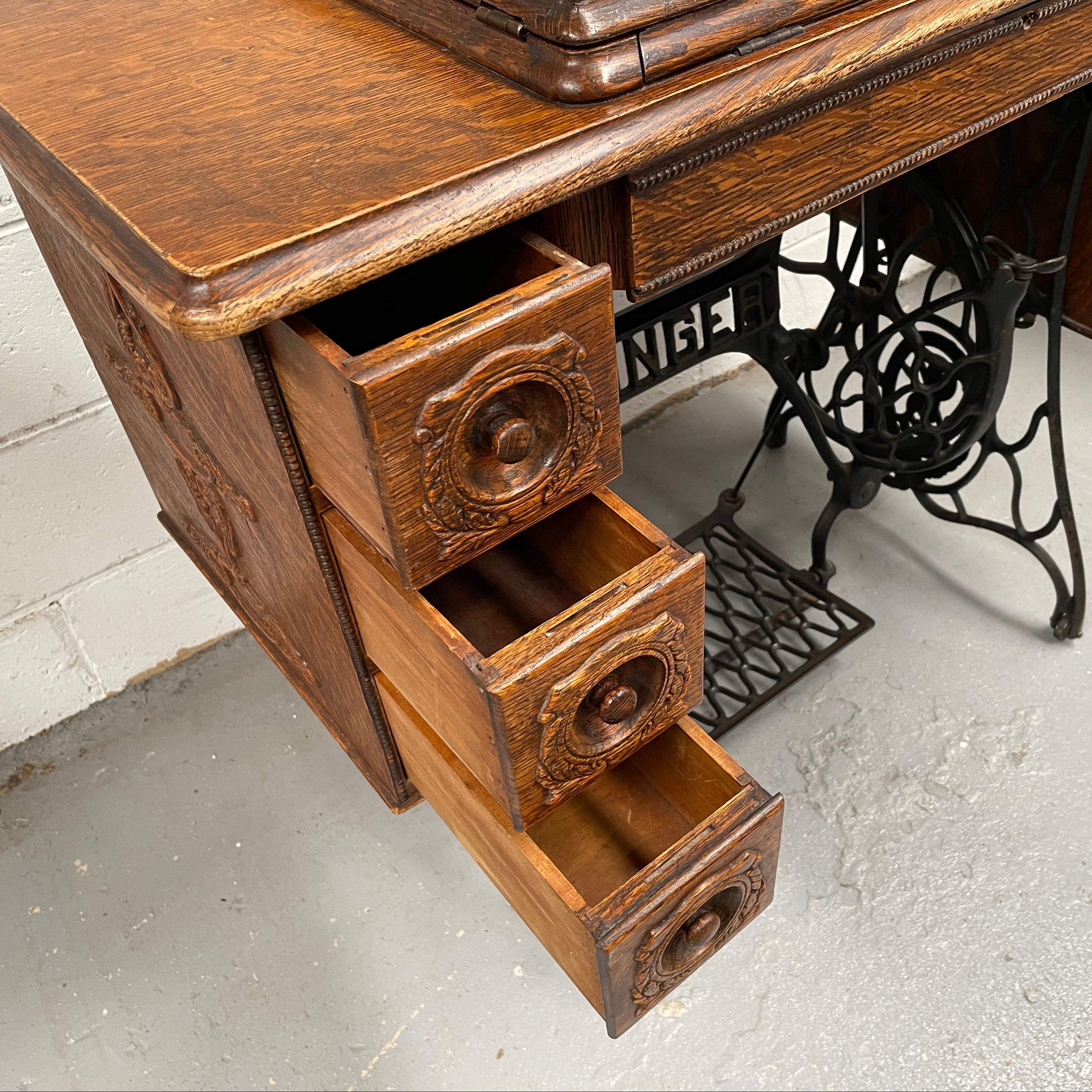 Antique Singer Sewing Machine | Antique & Vintage | Moonee Ponds Antiques | Australia Wide Delivery