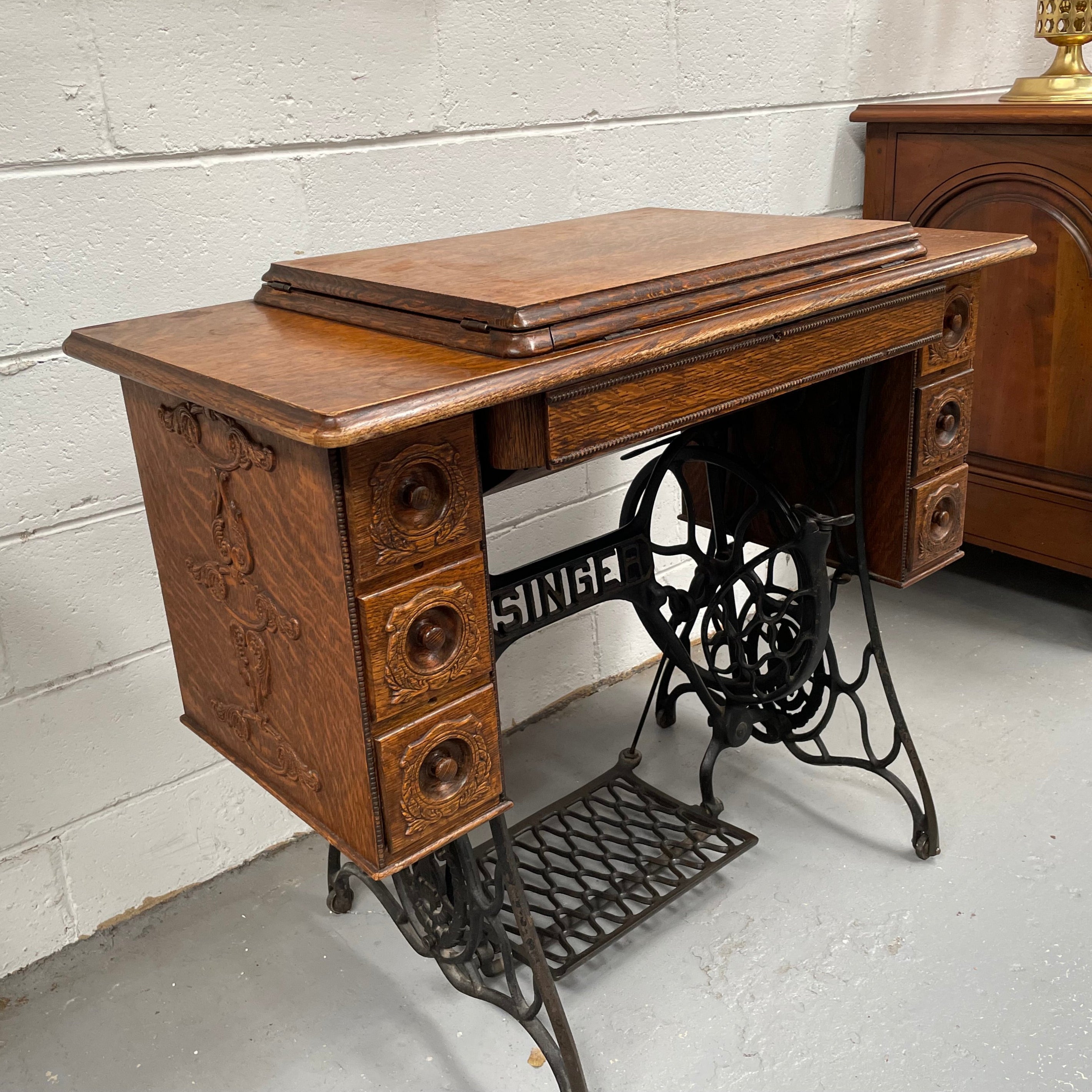 Antique Singer Sewing Machine | Antique & Vintage | Moonee Ponds Antiques | Australia Wide Delivery