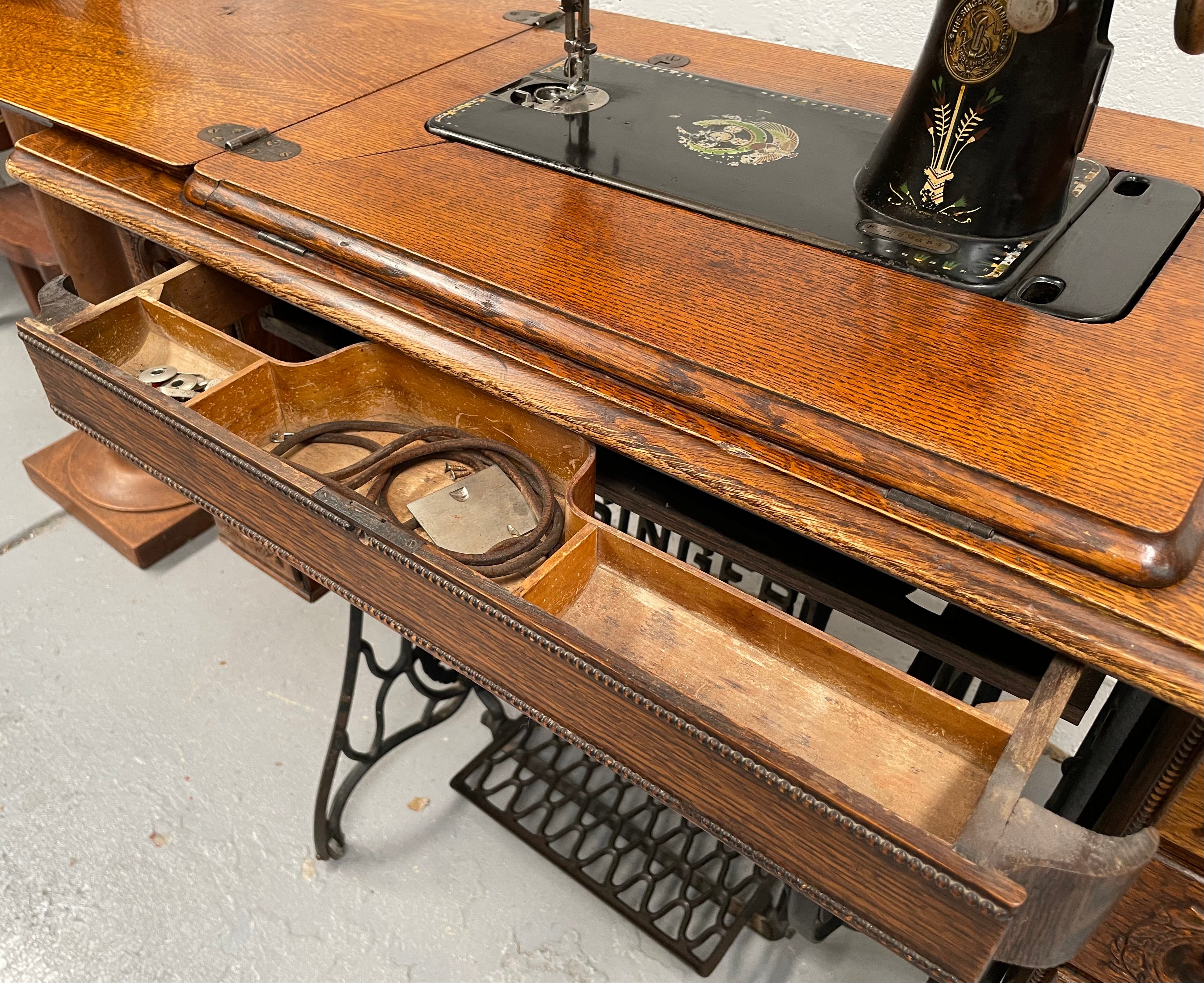 Antique Singer Sewing Machine | Antique & Vintage | Moonee Ponds Antiques | Australia Wide Delivery
