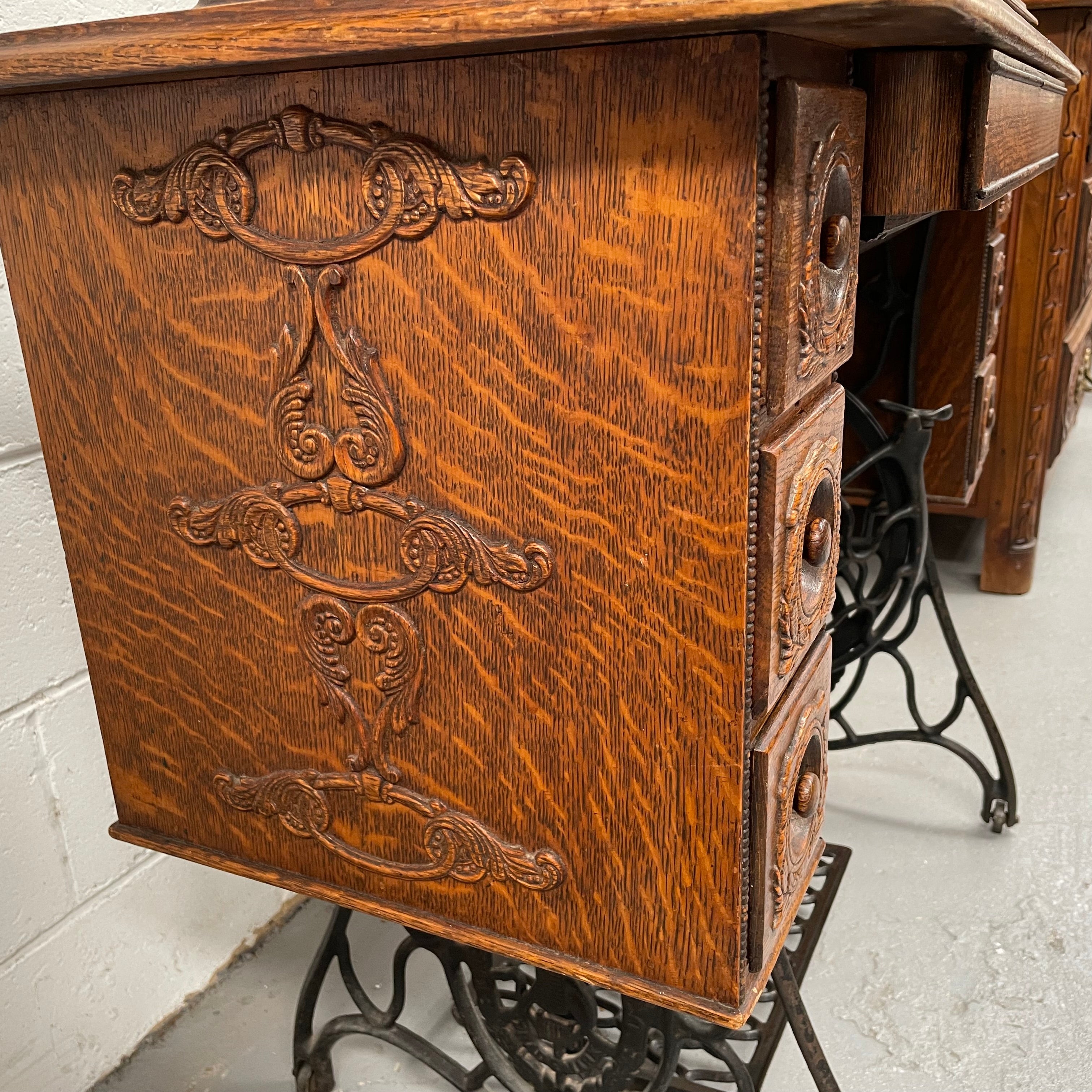 Antique Singer Sewing Machine | Antique & Vintage | Moonee Ponds Antiques | Australia Wide Delivery