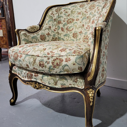 Vintage Louis XV style armchair with stunning upholstery. It is in great original condition. Please see photos as they form part of the description.