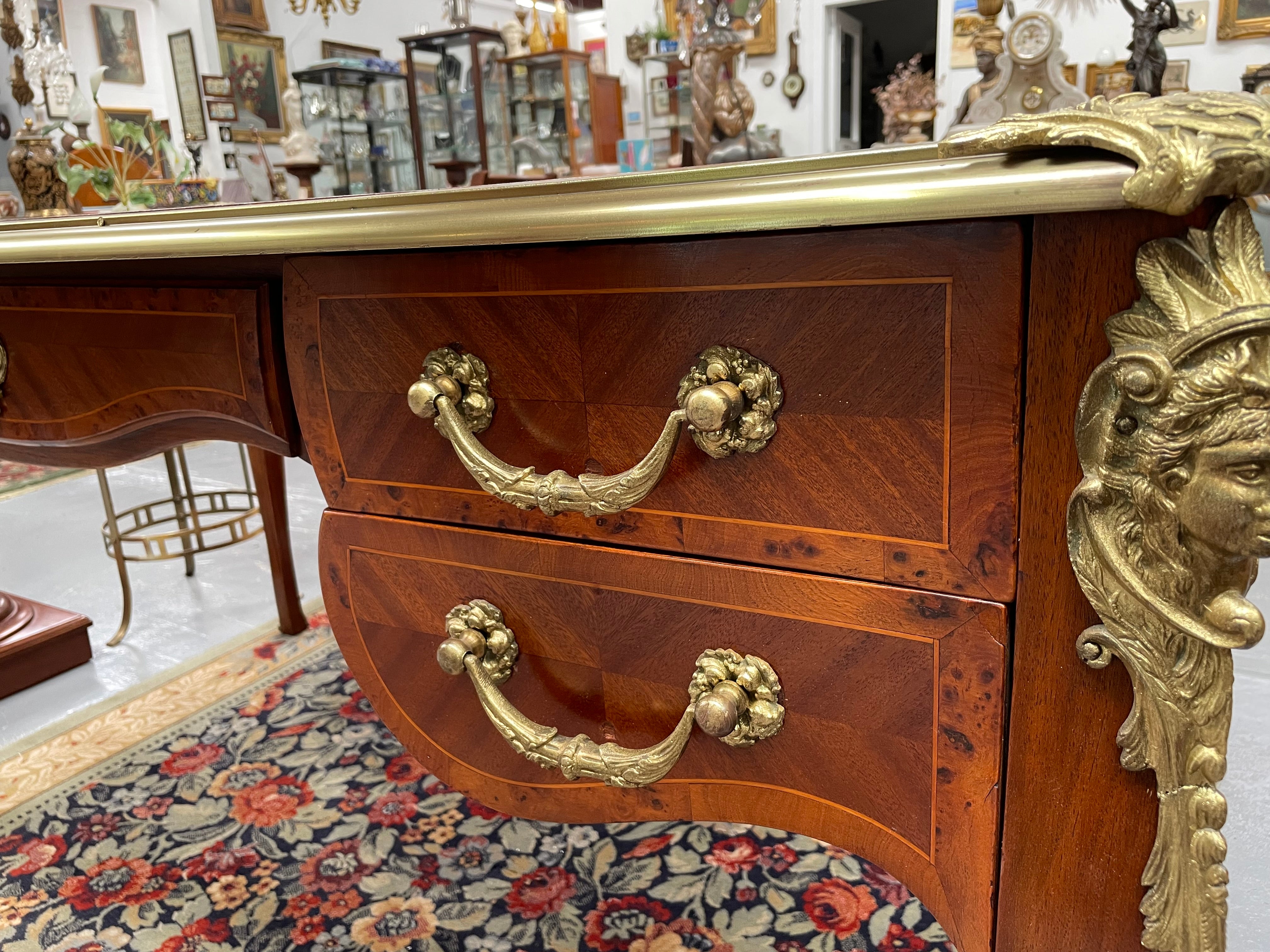 Elegant 19th Century French Parisian Rosewood Bureau Plat Desk