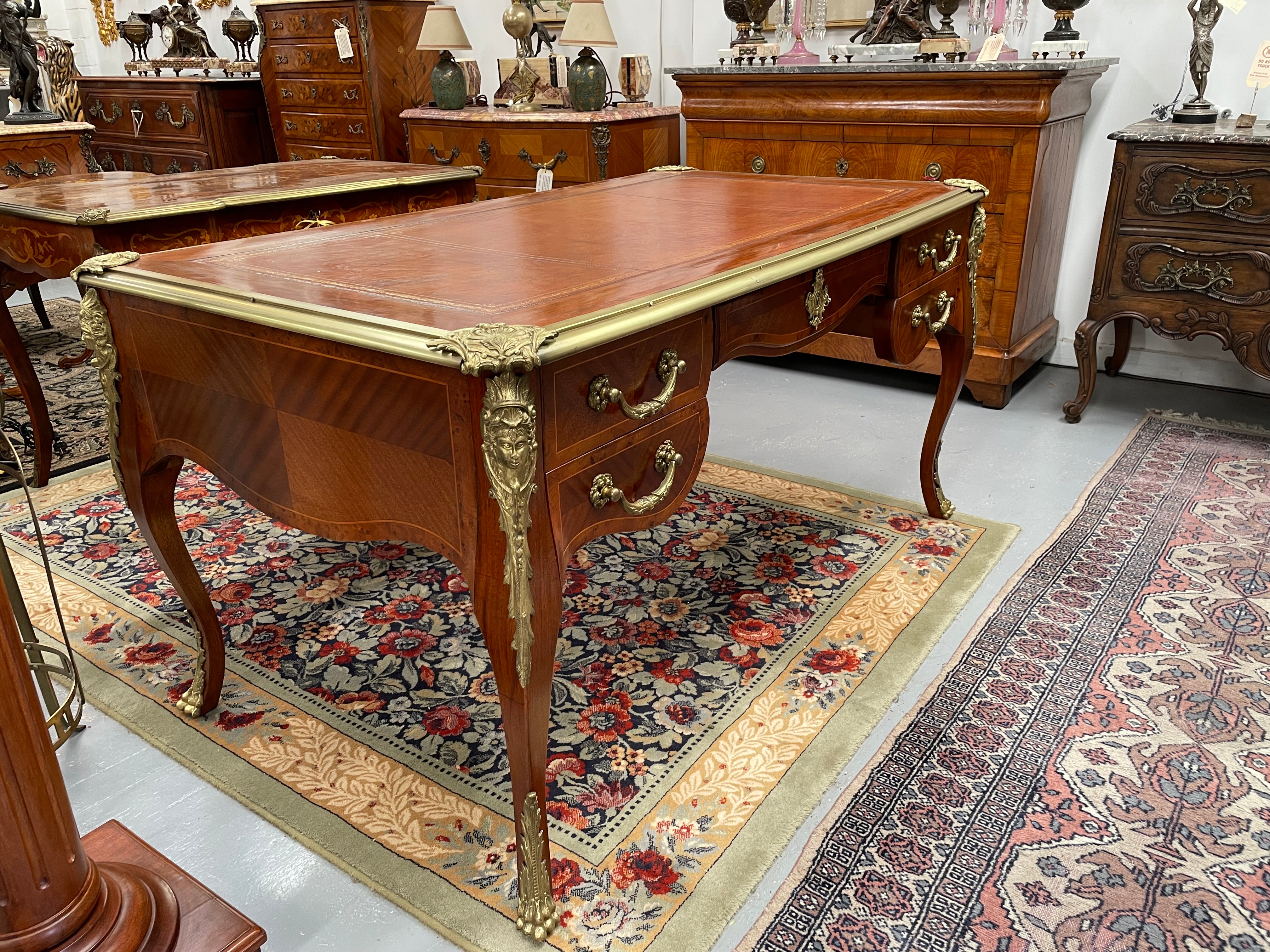 Elegant 19th Century French Parisian Rosewood Bureau Plat Desk