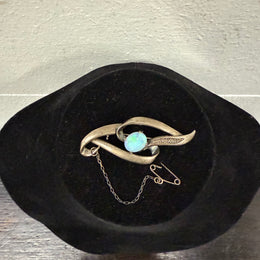 Stunning Vintage White Opal With Fire & Silver Brooch