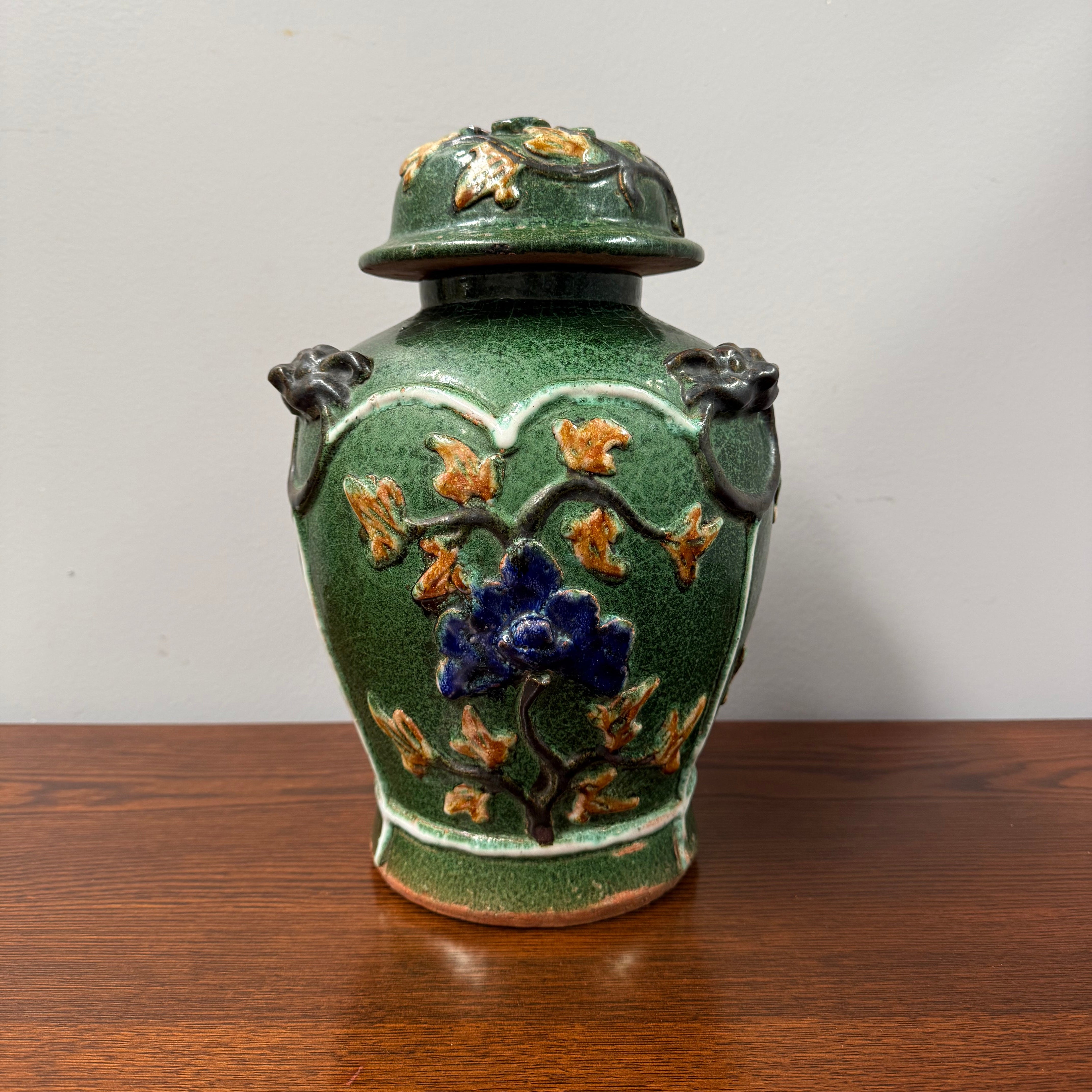 Late 19th Century Qing Dynasty Chinese Green Glazed Ginger Jar & Lid