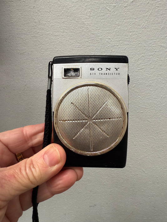 Vintage Sony Pocketsize Six Transistor Radio Model TR620