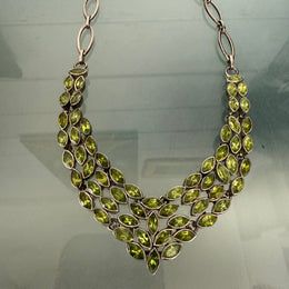 Stunning Vintage Style Peridot Necklace