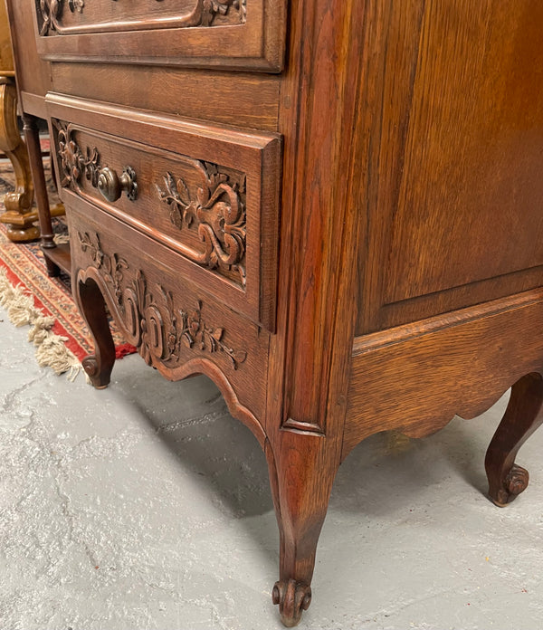 Beautiful French oak Louis XV style carved chest of three drawers with lovely details and in good original detailed condition. Sourced from France.