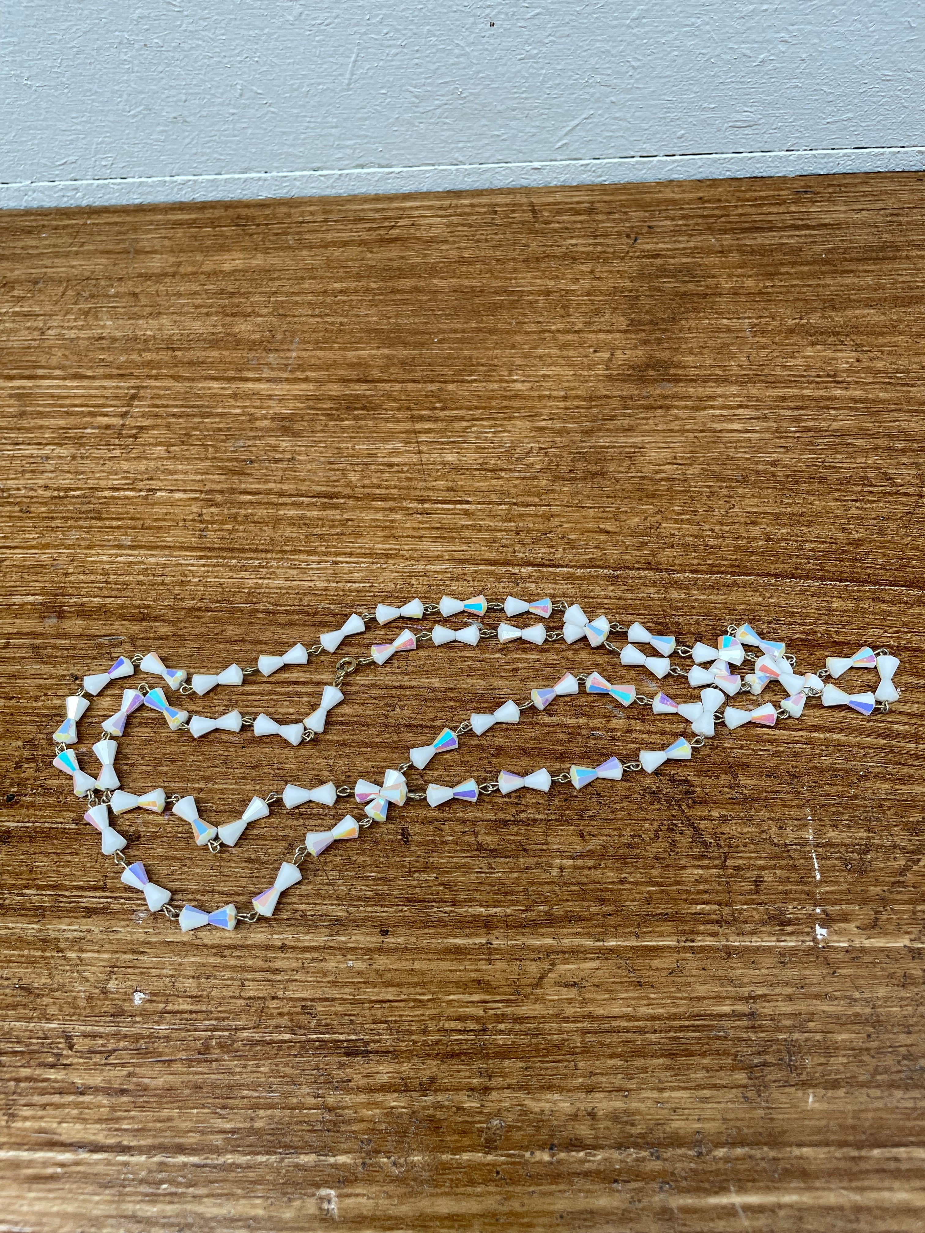 Vintage Iridescent Milk Glass Bead Necklace