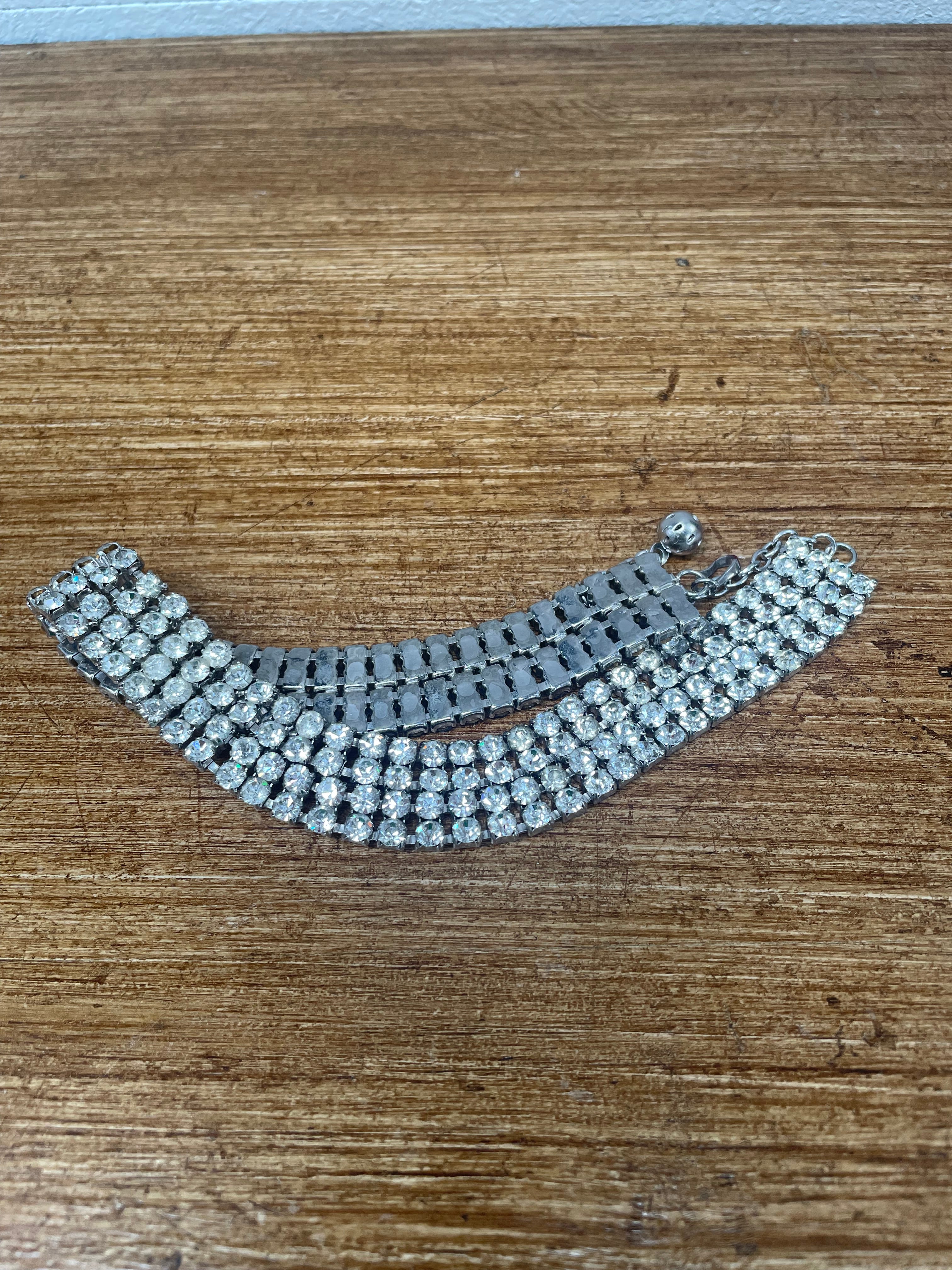 Vintage Rhinestone Classical Design Necklace