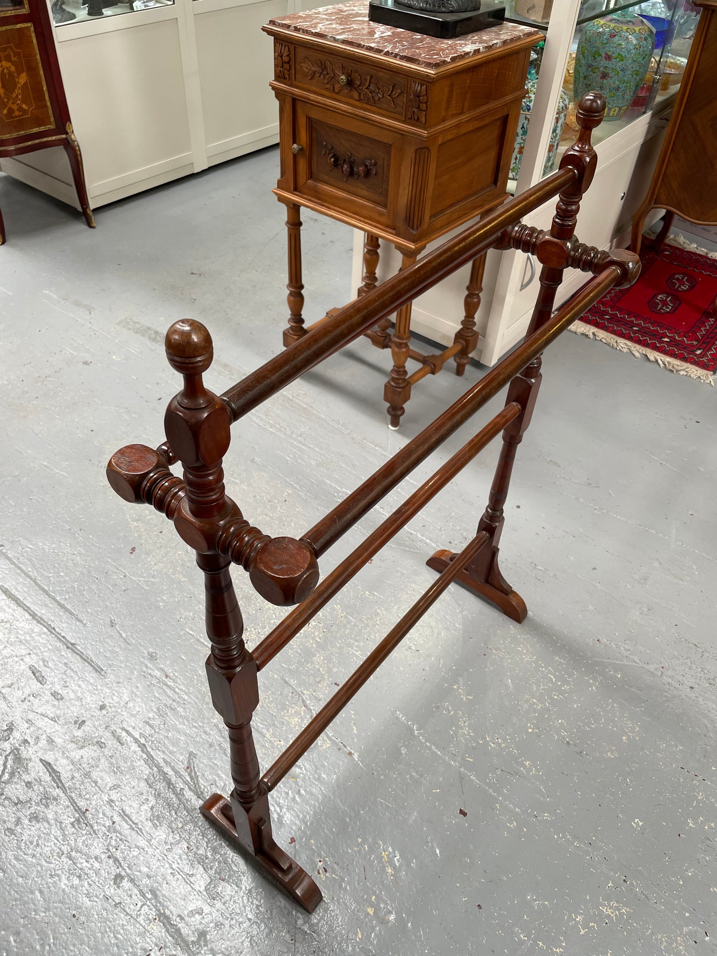 Victorian Cedar Freestanding Towel Rail