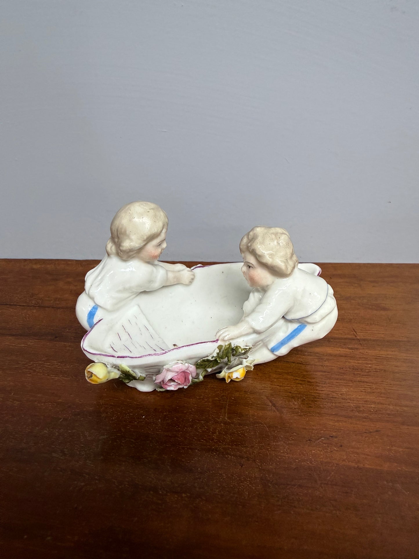 Novelty Dresden Salt With Children & A Boat