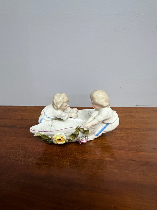 Novelty Dresden Salt With Children & A Boat