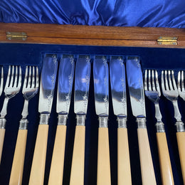 Antique Stewart Dawsons & Co Jewellers Cased Set of Bone Handled EPNS Fish Knives & Forks