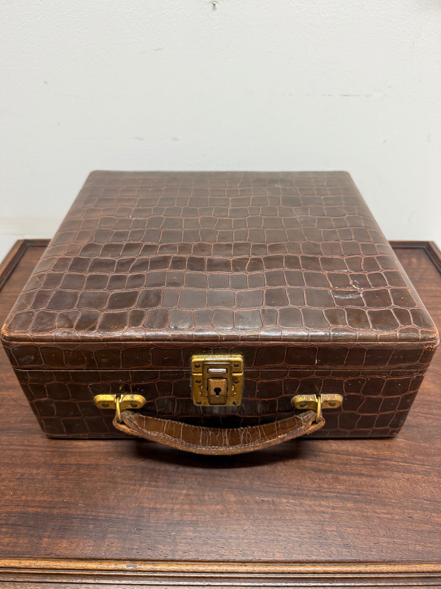 Vintage Suitcase/Beauty Case