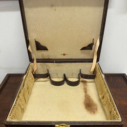 Vintage Suitcase/Beauty Case