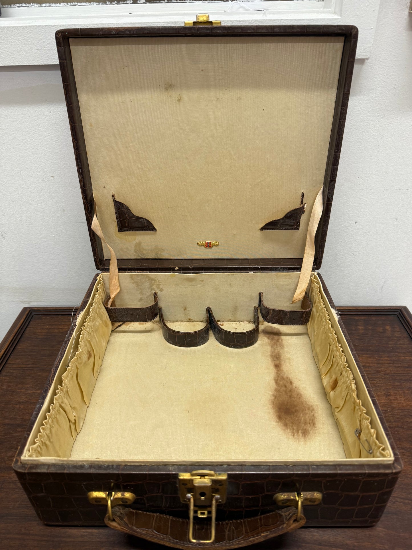 Vintage Suitcase/Beauty Case