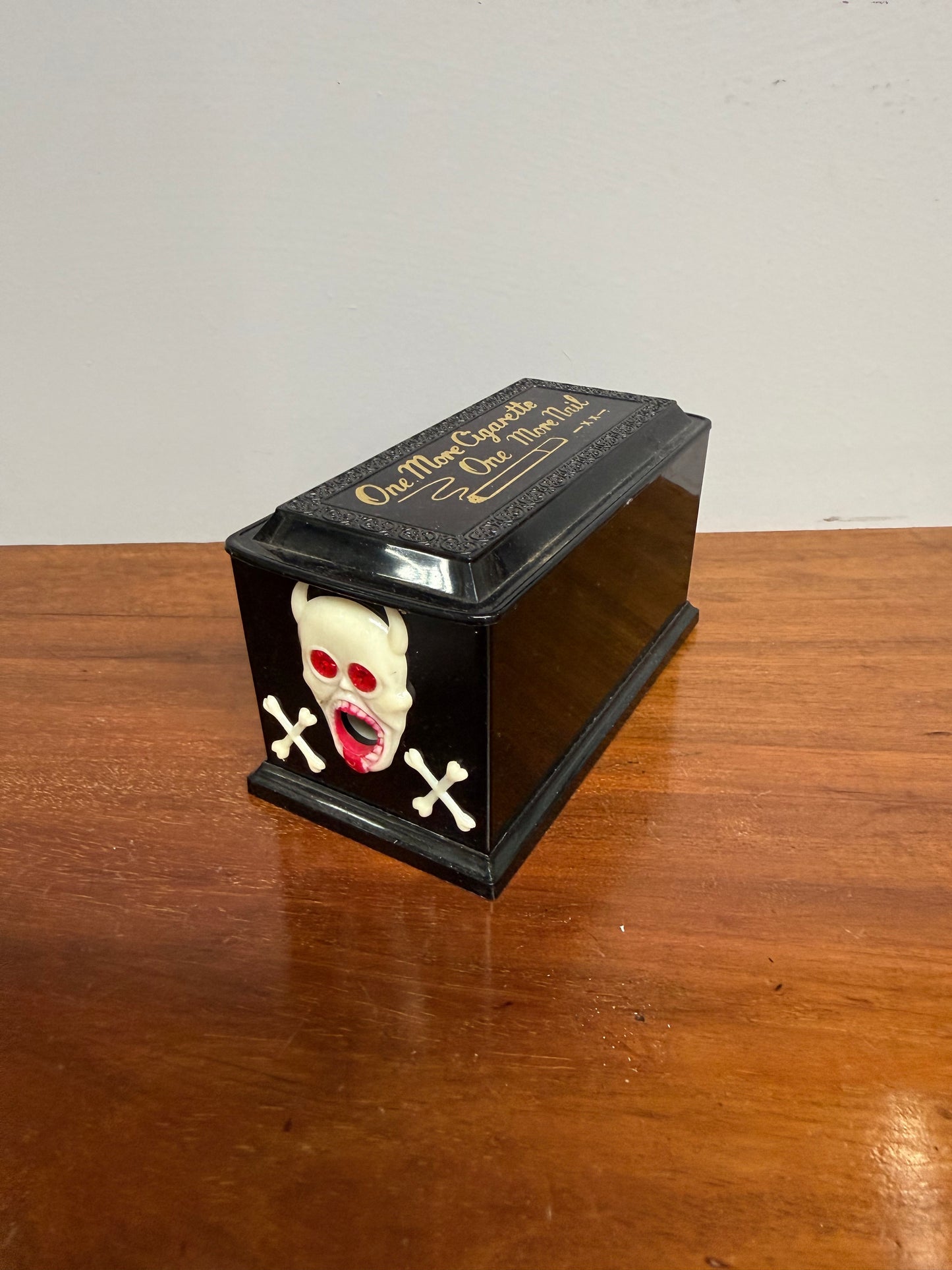 Vintage Novelty Cigarette Dispenser