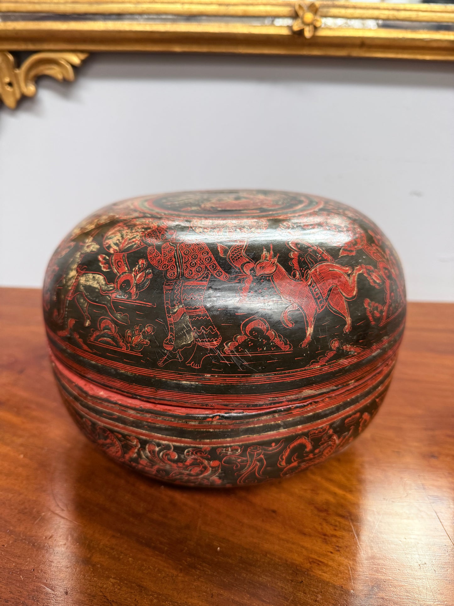 Antique Burmese/Myanmar Lacquer-Ware Round Box