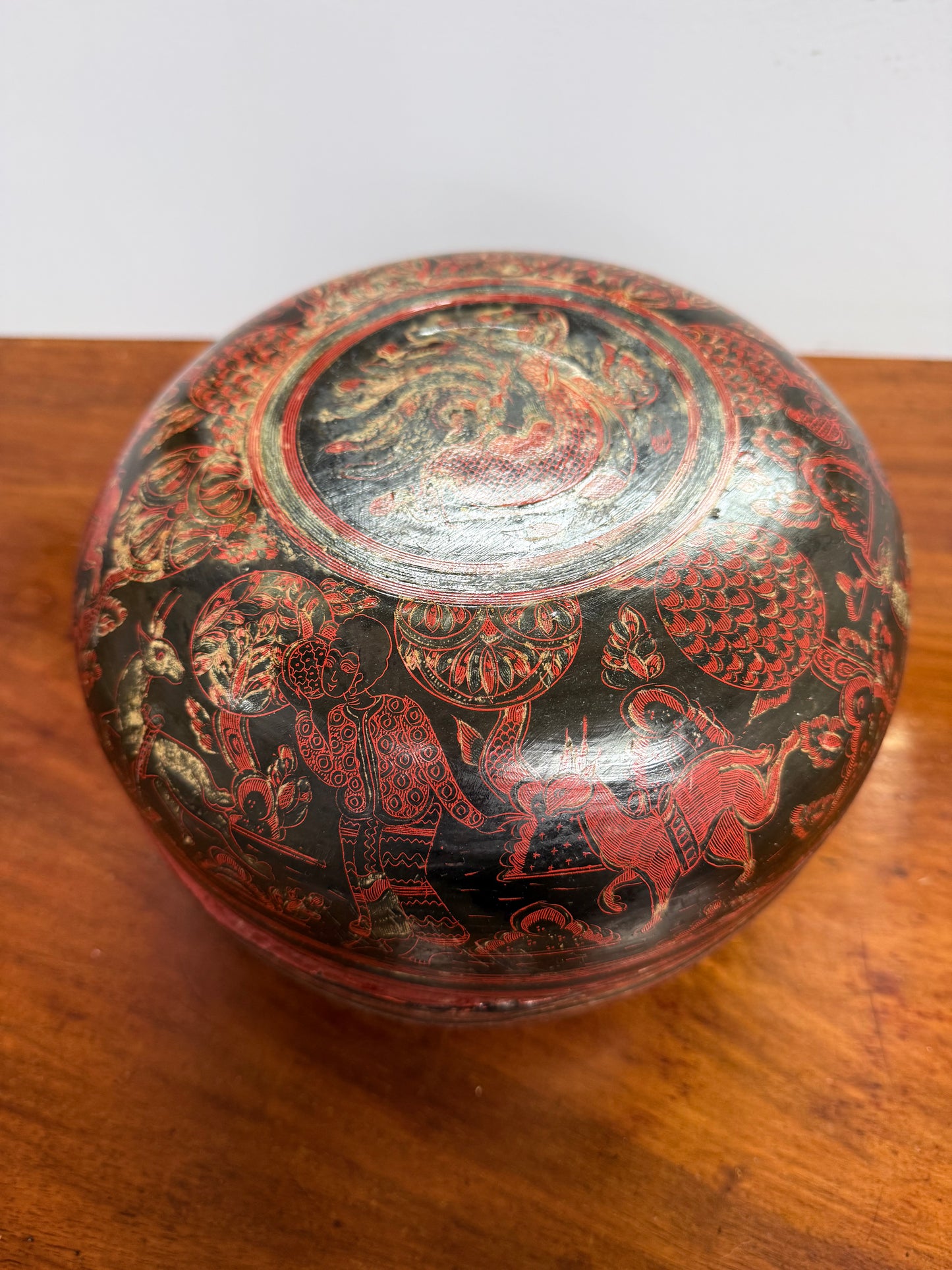 Antique Burmese/Myanmar Lacquer-Ware Round Box