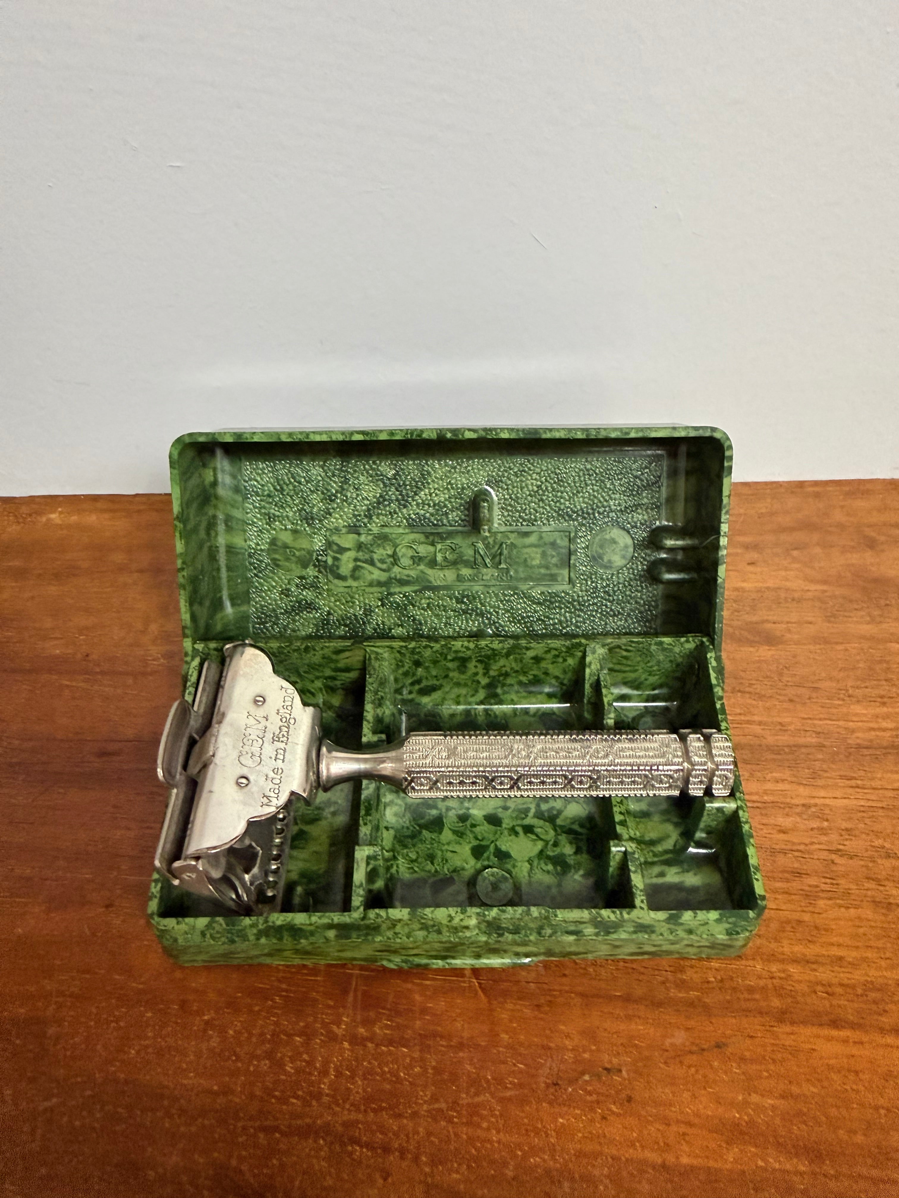 GEM 1912 Single Edge Razor in Bakelite Box – Moonee Ponds Antiques