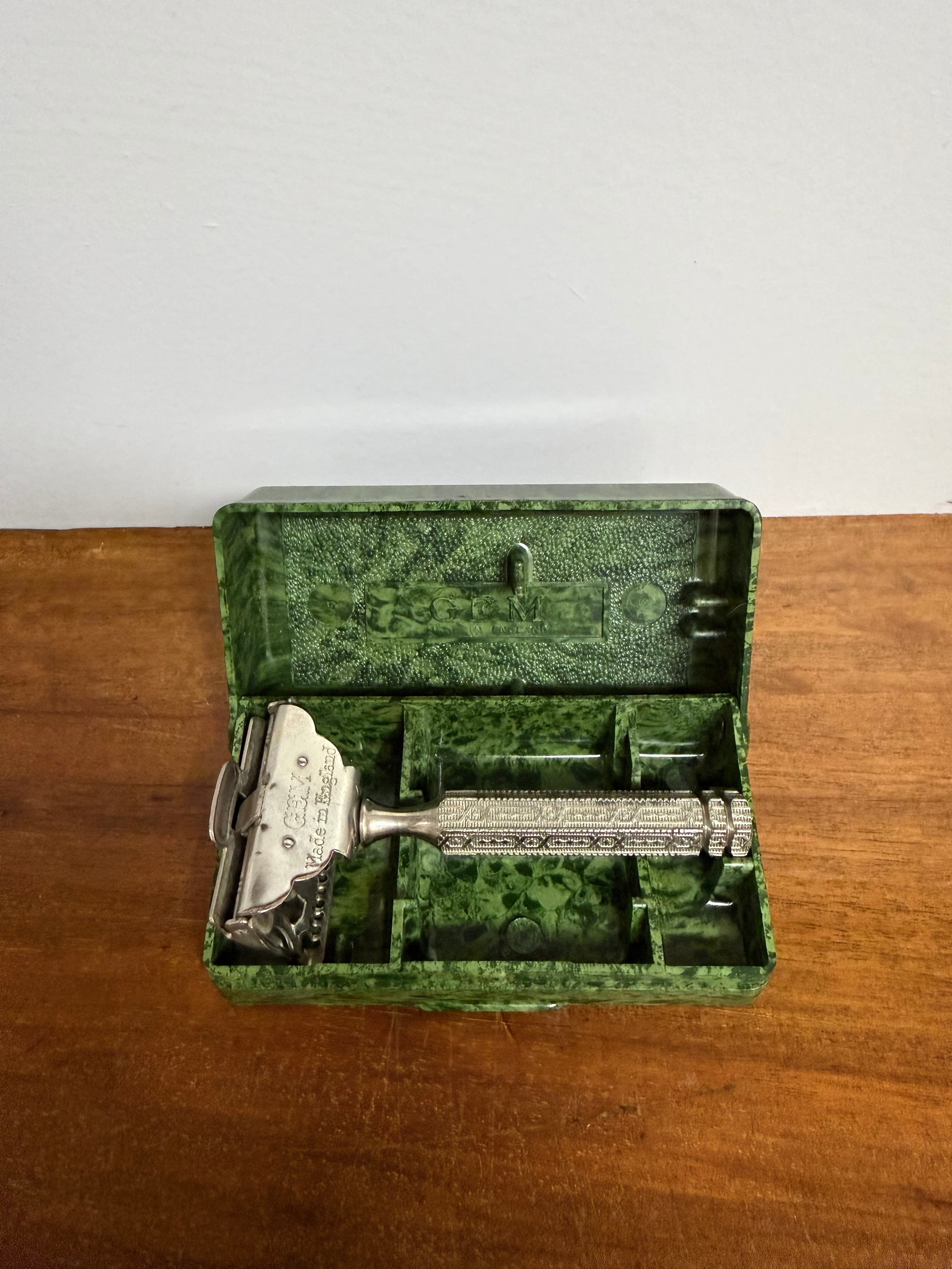 GEM 1912 Single Edge Razor in Bakelite Box | Antique & Vintage | Moonee Ponds Antiques | Australia Wide