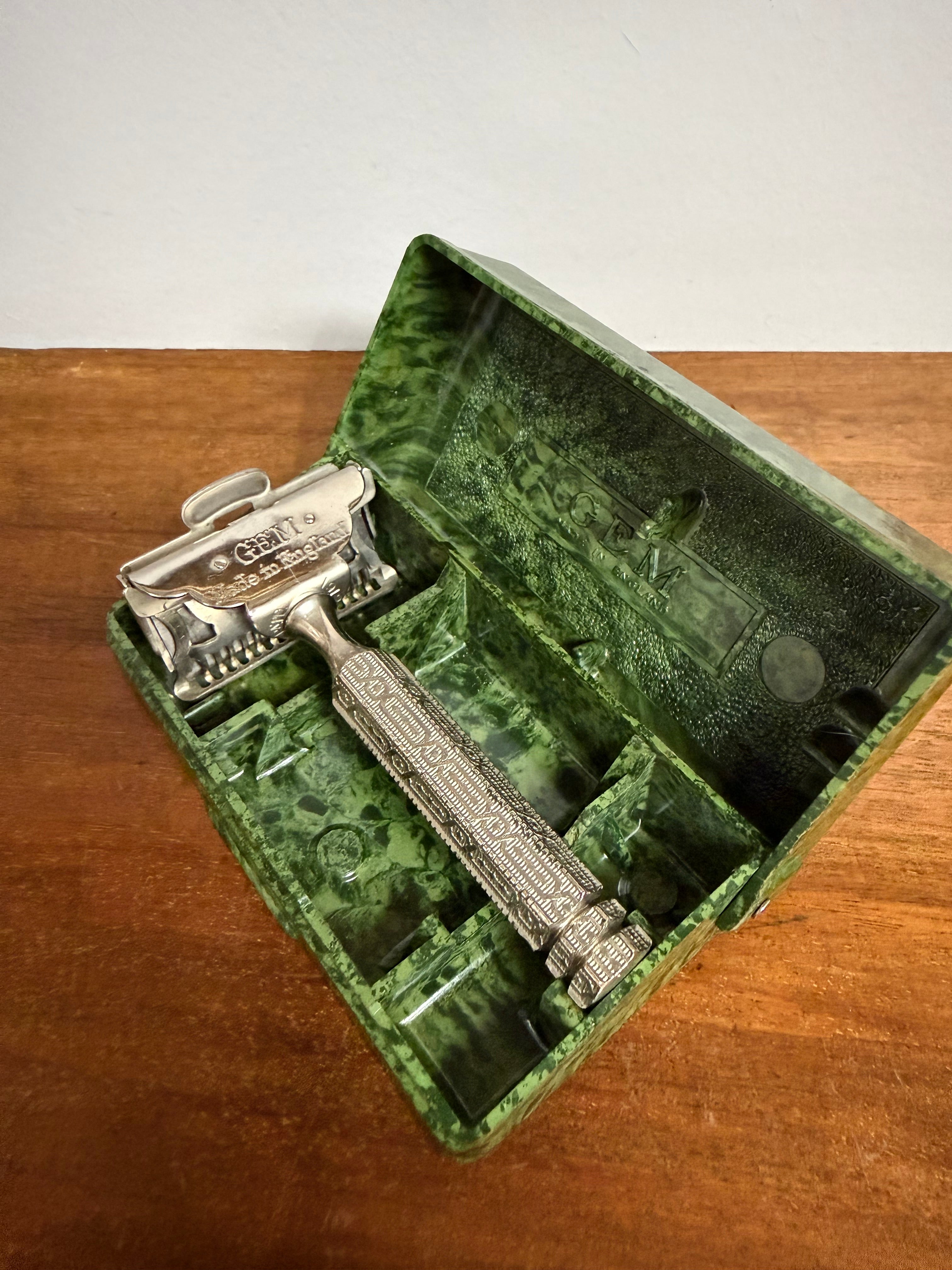 GEM 1912 Single Edge Razor in Bakelite Box
