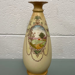 Pretty Edwardian English Vase