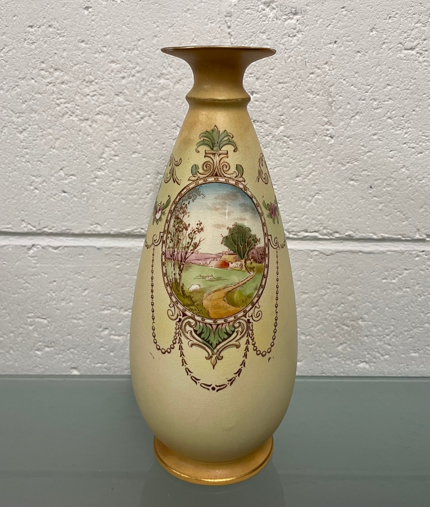 Pretty Edwardian English Vase