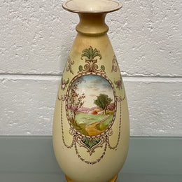 Pretty Edwardian English Vase