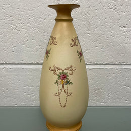 Pretty Edwardian English Vase