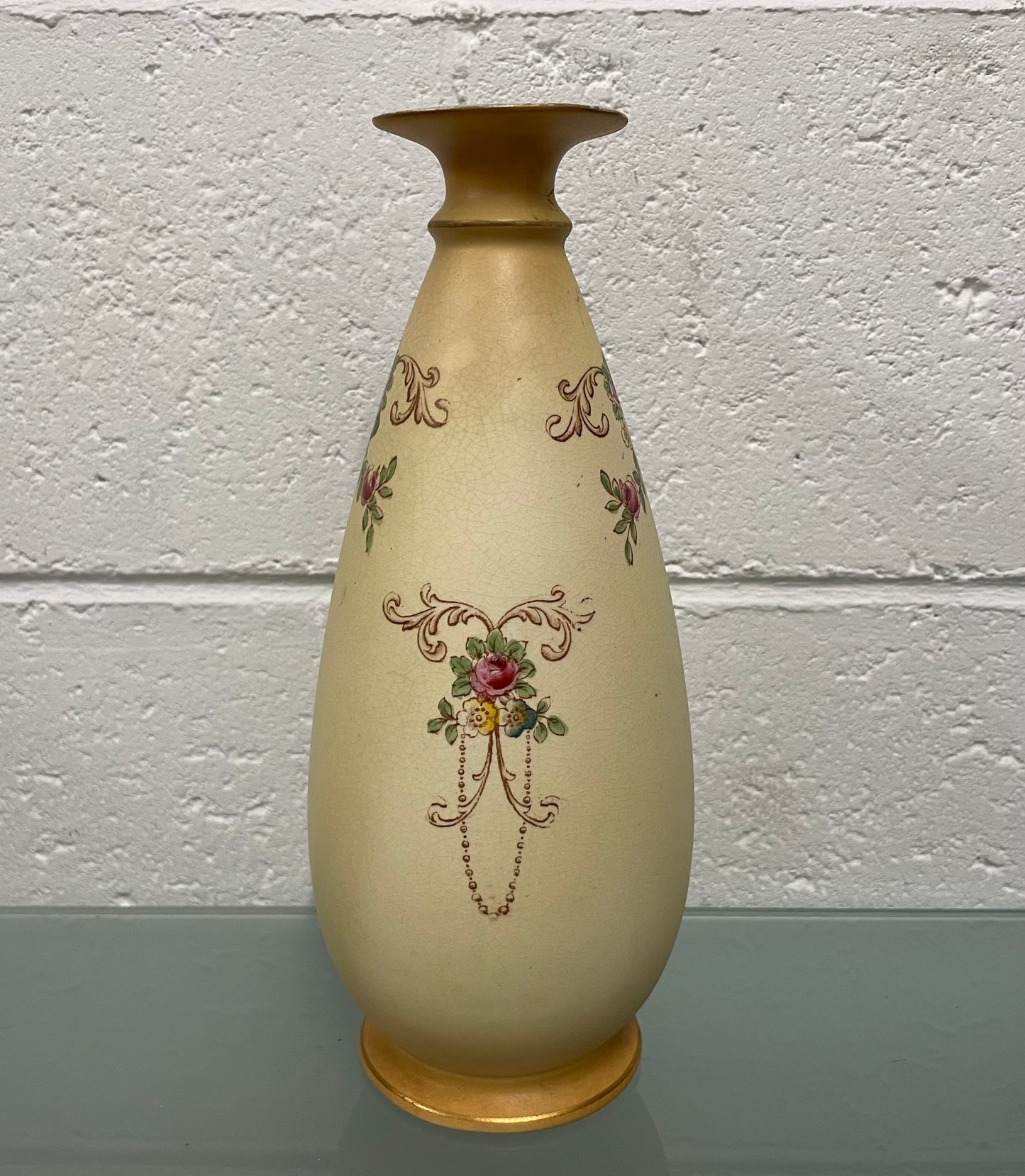 Pretty Edwardian English Vase