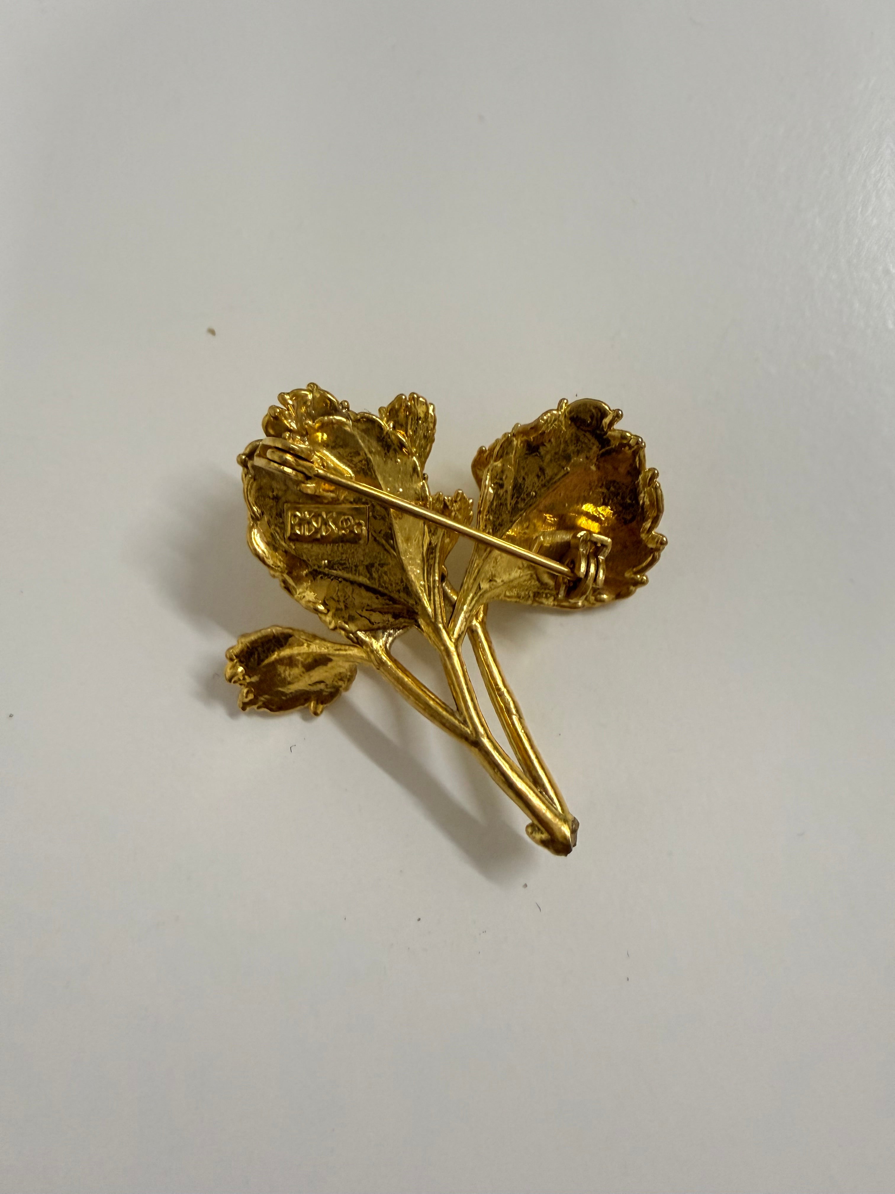 Vintage Gold Tone Flower Brooch