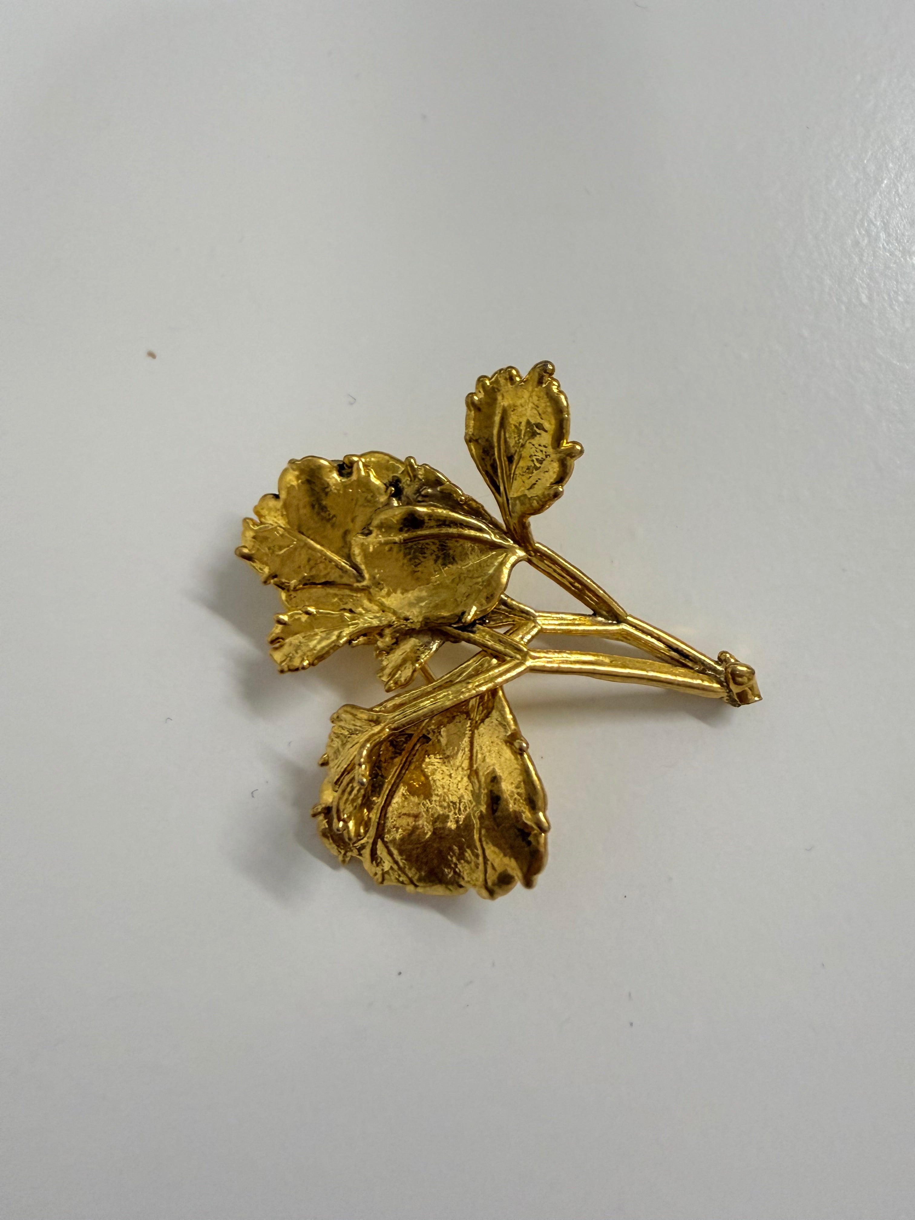 Vintage Gold Tone Flower Brooch