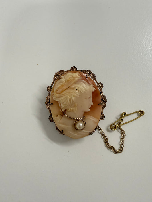 Vintage 9ct Gold Silver Lined Cameo Brooch